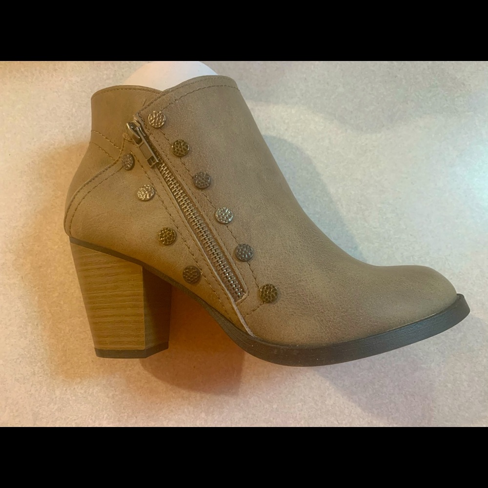 Rampage Women’s Ankle Booties Size 9
New in box